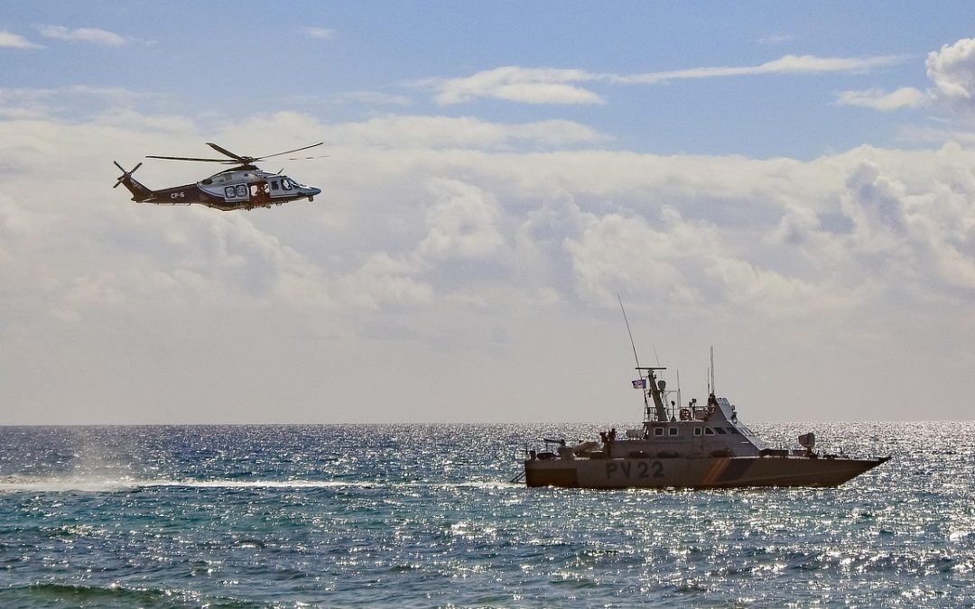 Evakuasi Longsor di Pinggir Sungai